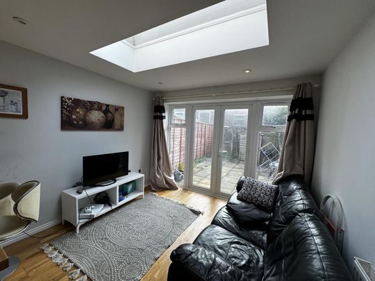 1 bedroom in a house share to rent - Photo 1