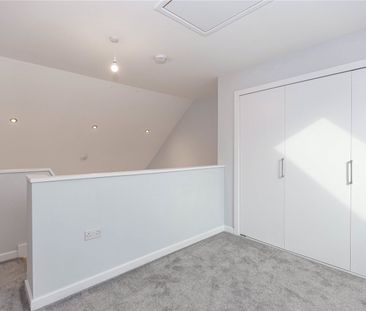 High Street, - Photo 5