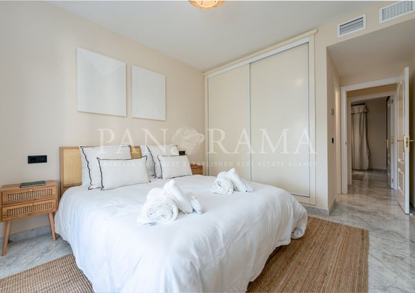 Apartment with sea views in a beachfront community Playa Rocio in Puerto Banús