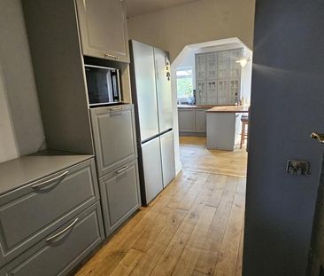 4 bedroom semi-detached house to rent - Photo 1