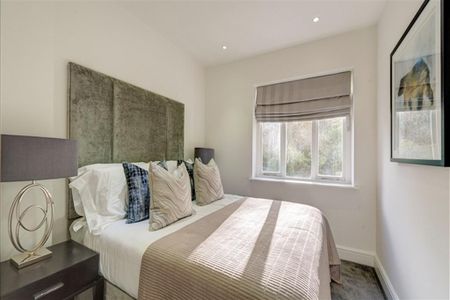 4 bedroom apartment to rent - Photo 3