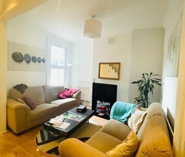 4 bedroom townhouse to rent - Photo 2