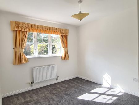 3 bedroom detached bungalow to rent - Photo 3