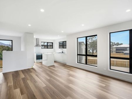 Modern Townhouse in Sought-after Location - Photo 4