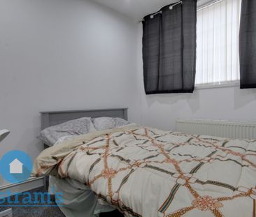 6 bed Semi-Detached House for Rent - Photo 4