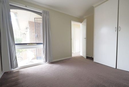 Stylish 2-Bedroom Unit in Box Hill - Perfect for Modern Living - Photo 4