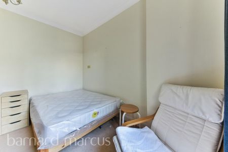 Charing Cross Road - Photo 4