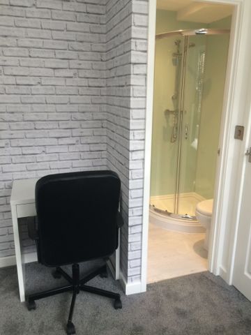 172 Hubert Road - Photo 5