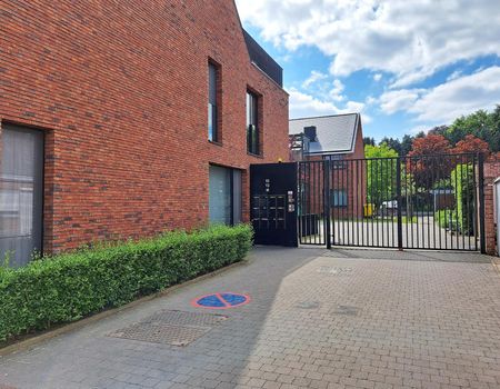 CENTRAAL GELEGEN GELIJKVLOERS APPARTEMENT MET TUINTJE - Photo 3