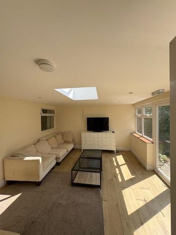 6 bedroom house to rent - Photo 2