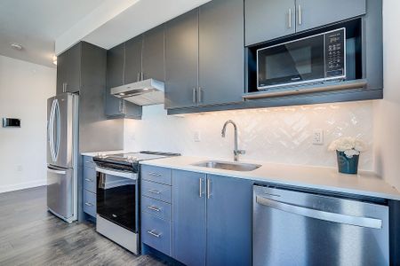 For Lease - 3200 William Coltson Avenue Unit# 724, Oakville, Ontario - Photo 4