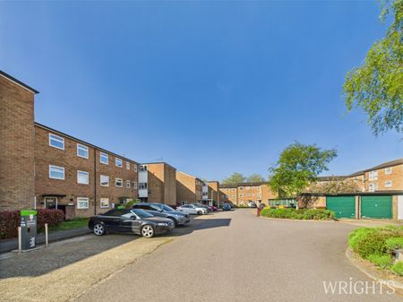 3 bedroom Apartment - Nettlecroft, Welwyn Garden City - Photo 2
