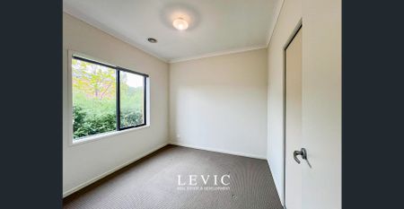 Family home in Williams Landing for rent - Photo 4