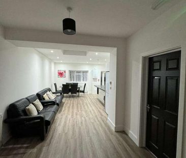 Audley Gardens, Ilford, IG3 - Photo 4