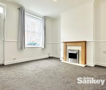 2 bedroom terraced house to rent - Photo 3