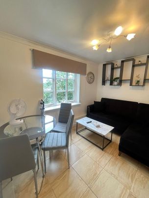3 bedroom flat to rent - Photo 1