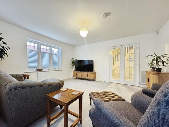 4 bedroom detached house to rent - Photo 1