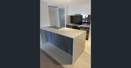 Two bedroom Apartment on Kawana Island - Photo 3