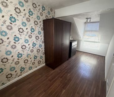 Meltham Close - Photo 2