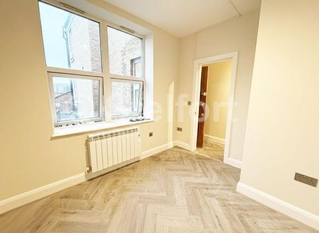 2 bedroom flat to rent - Photo 2