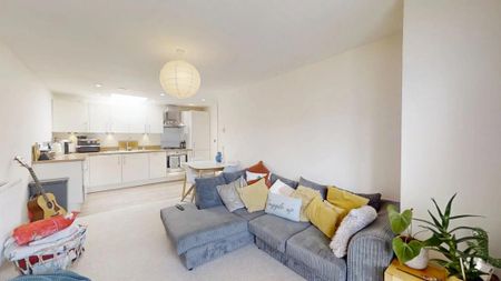 2 bedroom flat to rent - Photo 2