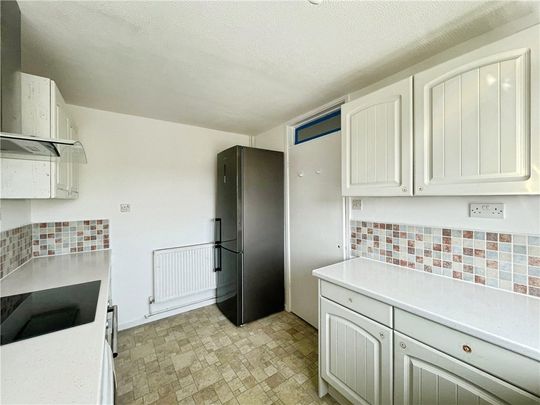 Ferney Road, Byfleet, West Byfleet, Surrey, KT14 7BB - Photo 1