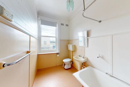 4/142 Young Street, Carrington NSW 2294 - Photo 5