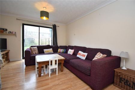 2 bedroom terraced house to rent - Photo 2