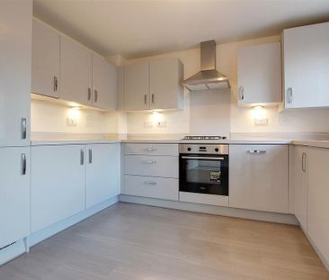 3 bedroom terraced house to rent - Photo 5