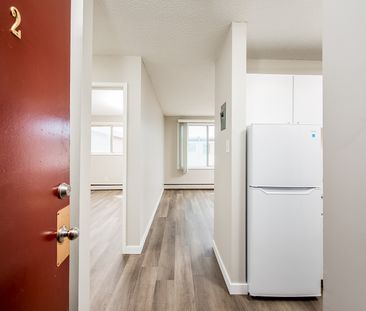 Signature Manor - Photo 1