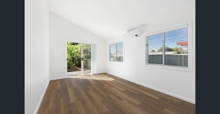 \GRANNY FLAT WITH STREET ACCESS - Photo 3