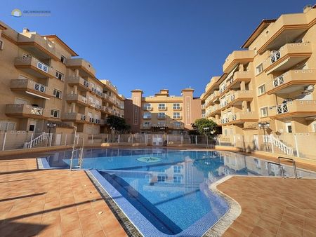 Flat with garage and communal pool - Photo 5