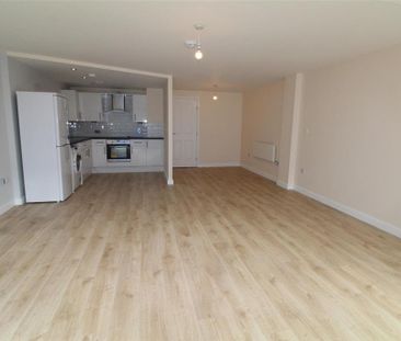 Studio to rent - Photo 2