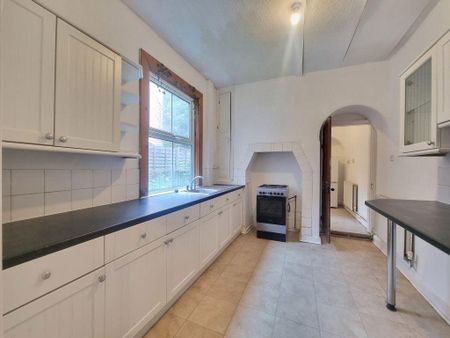 4 bedroom terraced house to rent - Photo 5