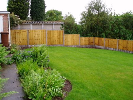 2 bedroom detached bungalow to let - Photo 4