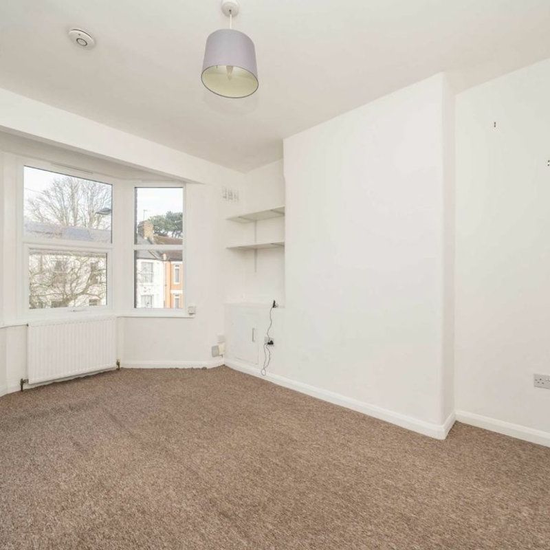 Shirley Gardens, W7, London - Photo 1