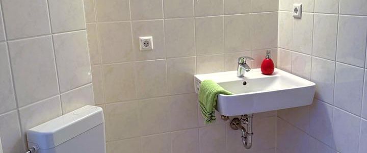 WEIHNACHTSGESCHENK: 1 MONAT MIETFREI! Frisch renoviert mit Wannenbad und geräumiger Küche - Photo 1