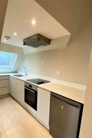 3 bedroom flat to rent - Photo 5