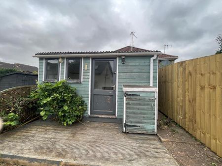 3 bedroom terraced house to rent - Photo 2