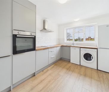 2 bedroom Maisonette to rent - Photo 1