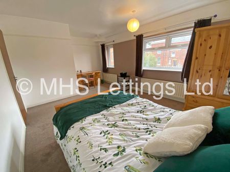 4 Bedroom Semi-Detached House for rent in Chapel Lane - Photo 4