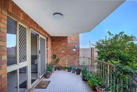 2/113 John Street, Redcliffe QLD 4020 - Apartment For Rent - $455 | Domain - Photo 2