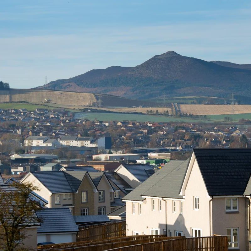 Recently Refurbished 3 Bed, End Terraced Villa with Fully Enclosed Rear Garden in the Town of Inverurie - Photo 1