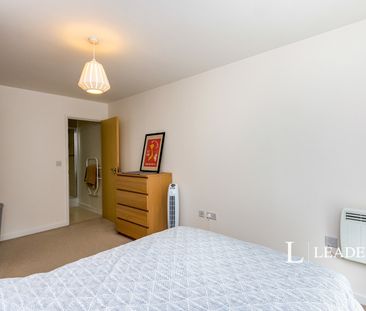 property to rent Guildford Road, Woking, Surrey, GU22 - Photo 5