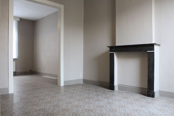 Gezellige woning met 2 slaapkamers en tuin in het centrum van Zottegem - Photo 1