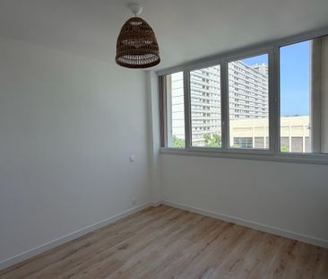 Location Appartement 4 pièces 67m² TOULON 83000 - Photo 2