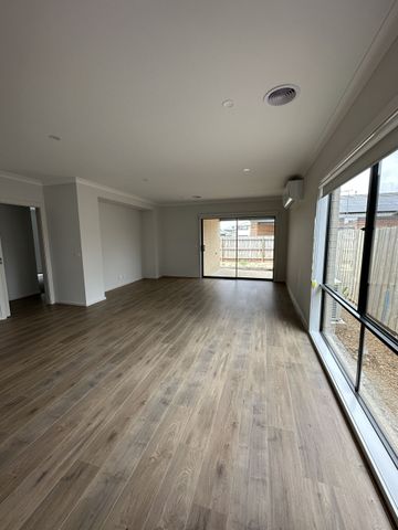 For private inspections please contact catie@sweeneyea.com.au. - Photo 3