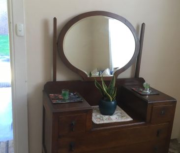 Flat with 1 bedroom, 1 bathroom & parking for 1 car - Photo 4
