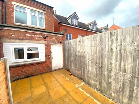 1 bedroom Flat To Let - Photo 4