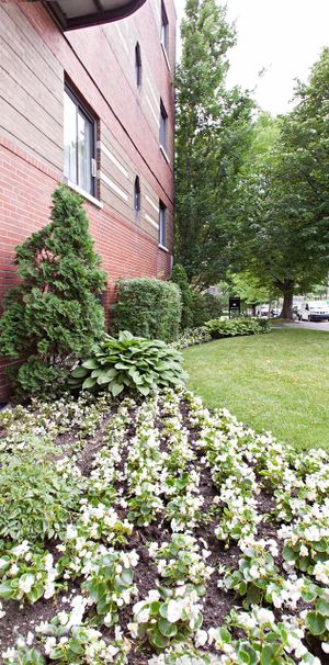 Jardins Decelles - 2 Bedrooms - 5600 Avenue Decelles, Montréal - Photo 1